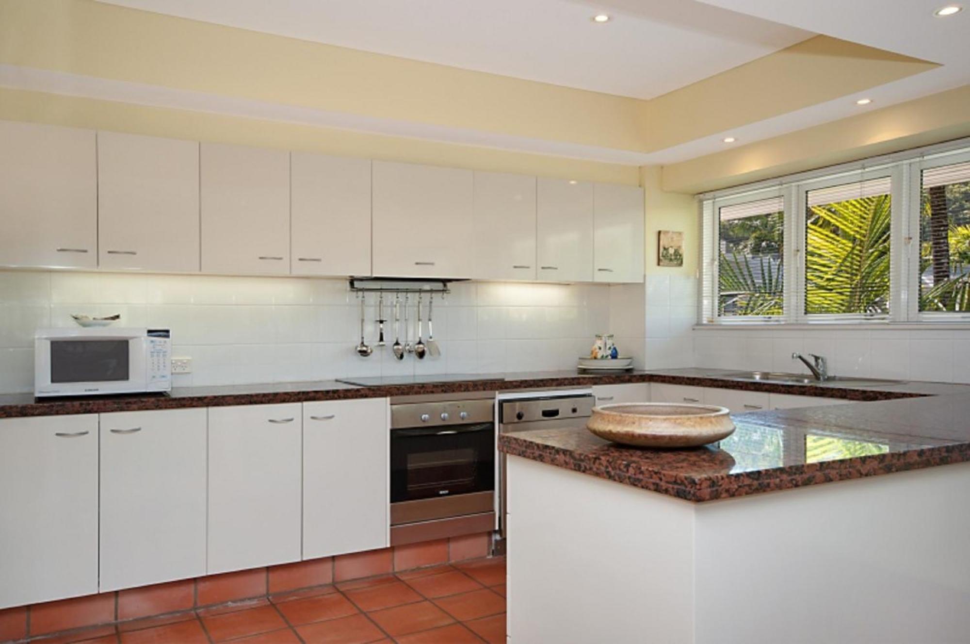 Balboa Apartments Port Douglas Room photo