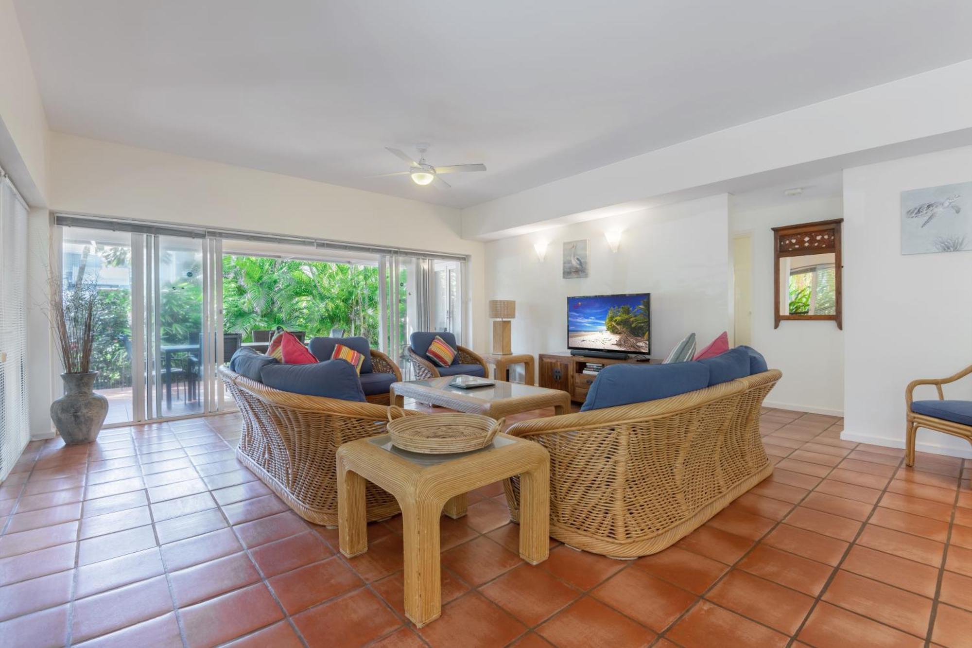 Balboa Apartments Port Douglas Exterior photo