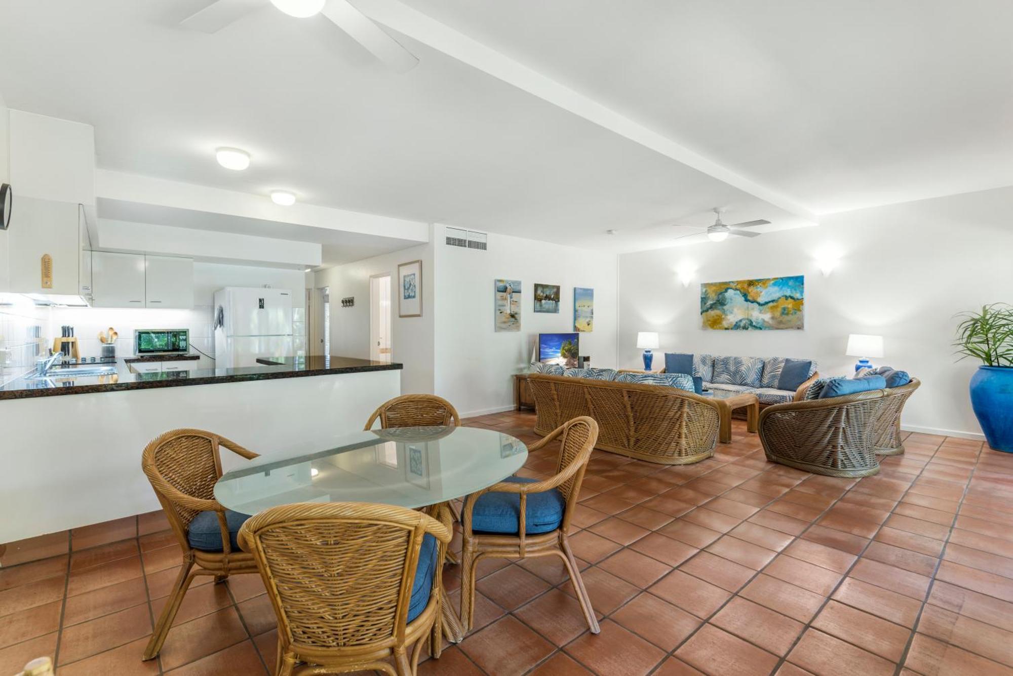 Balboa Apartments Port Douglas Exterior photo