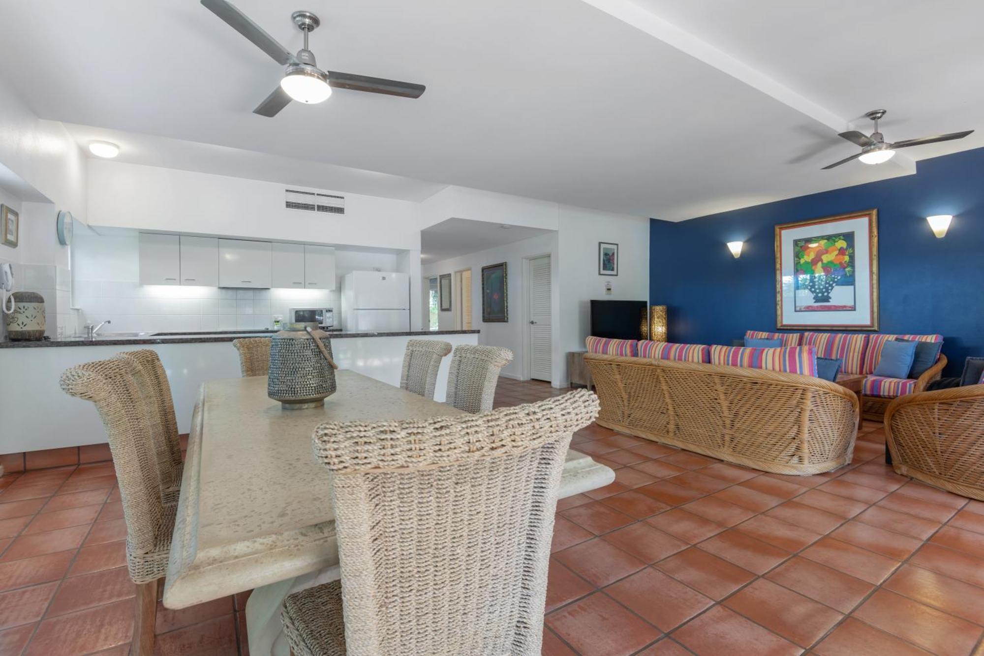 Balboa Apartments Port Douglas Exterior photo