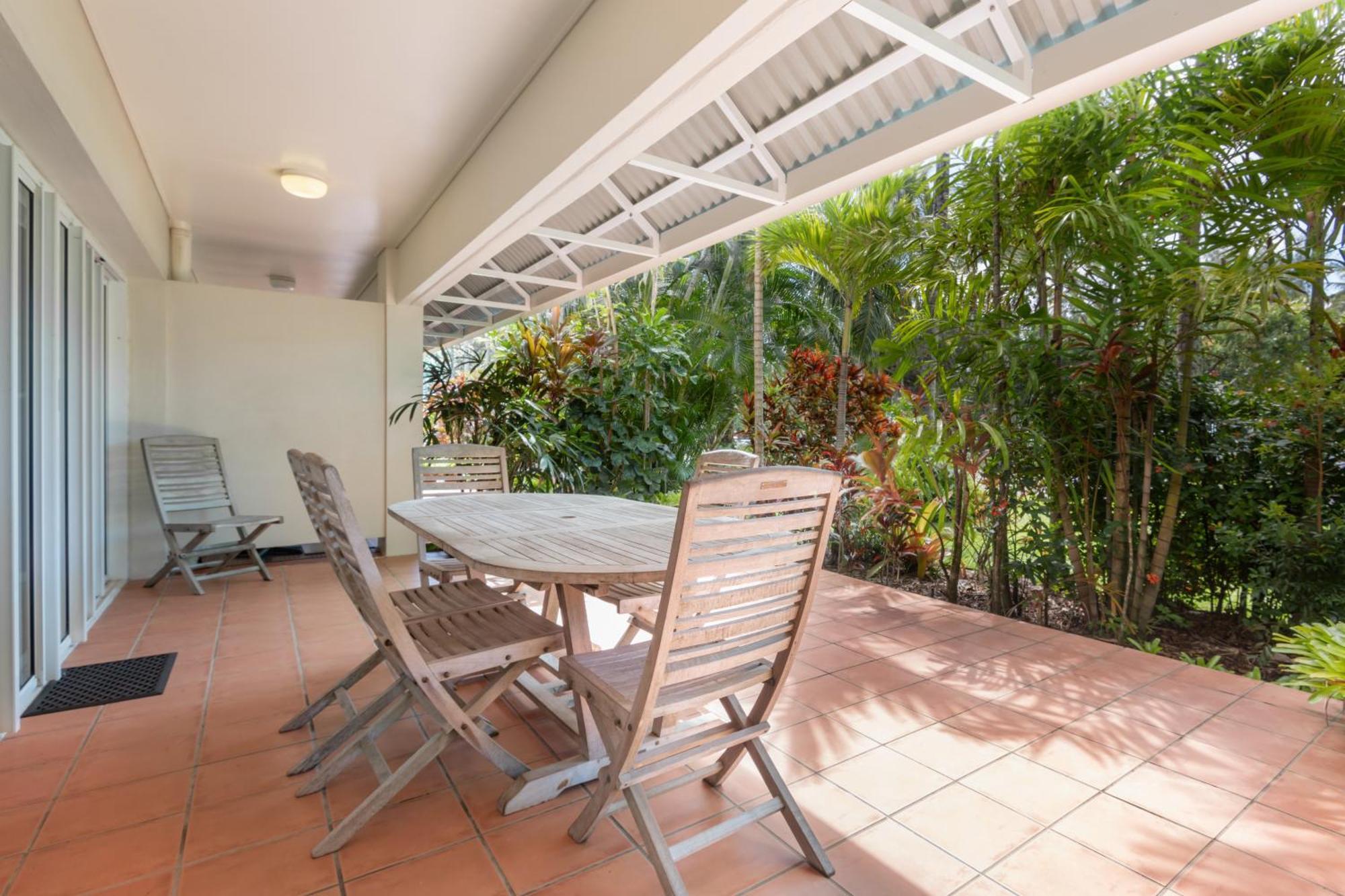 Balboa Apartments Port Douglas Exterior photo