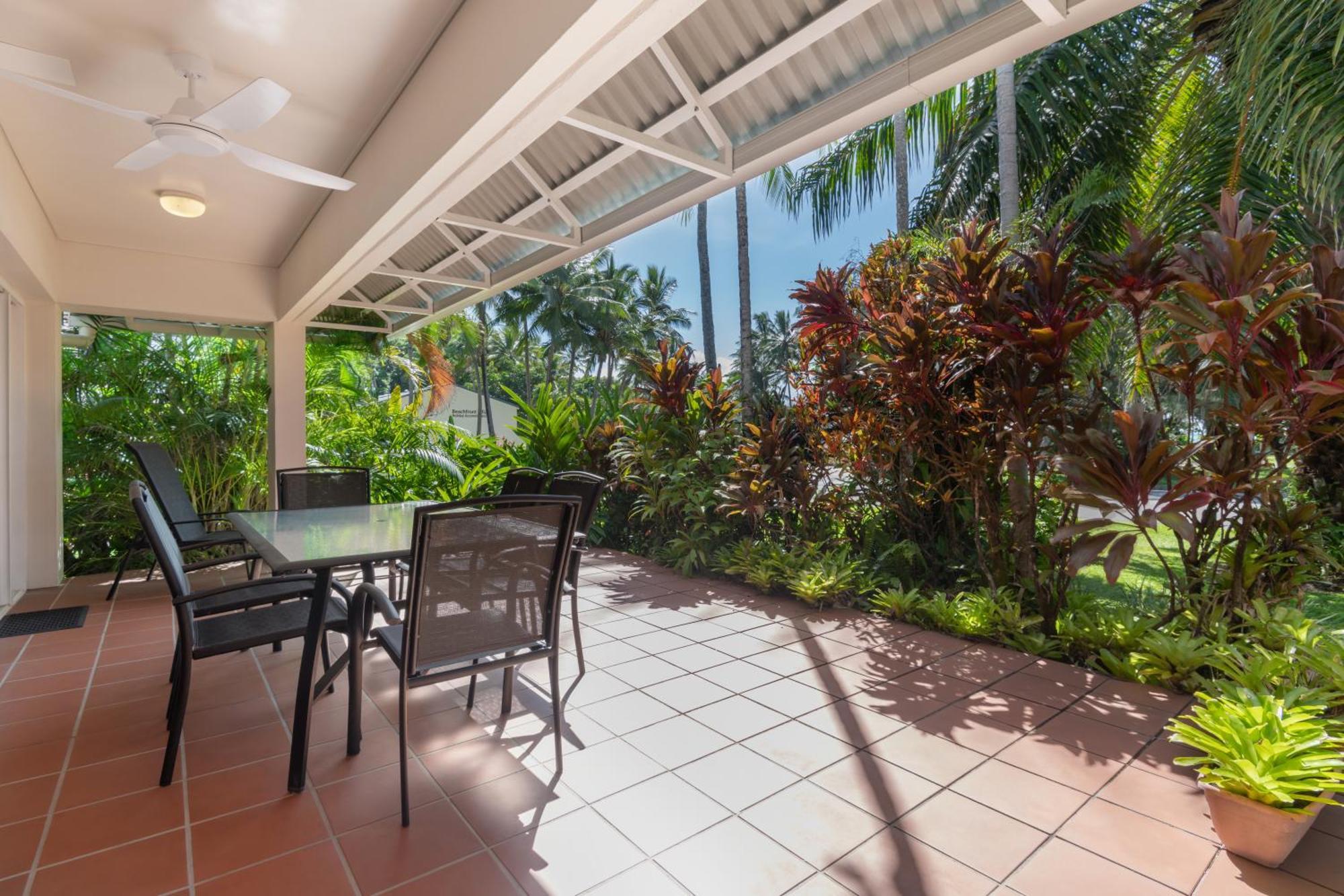 Balboa Apartments Port Douglas Exterior photo
