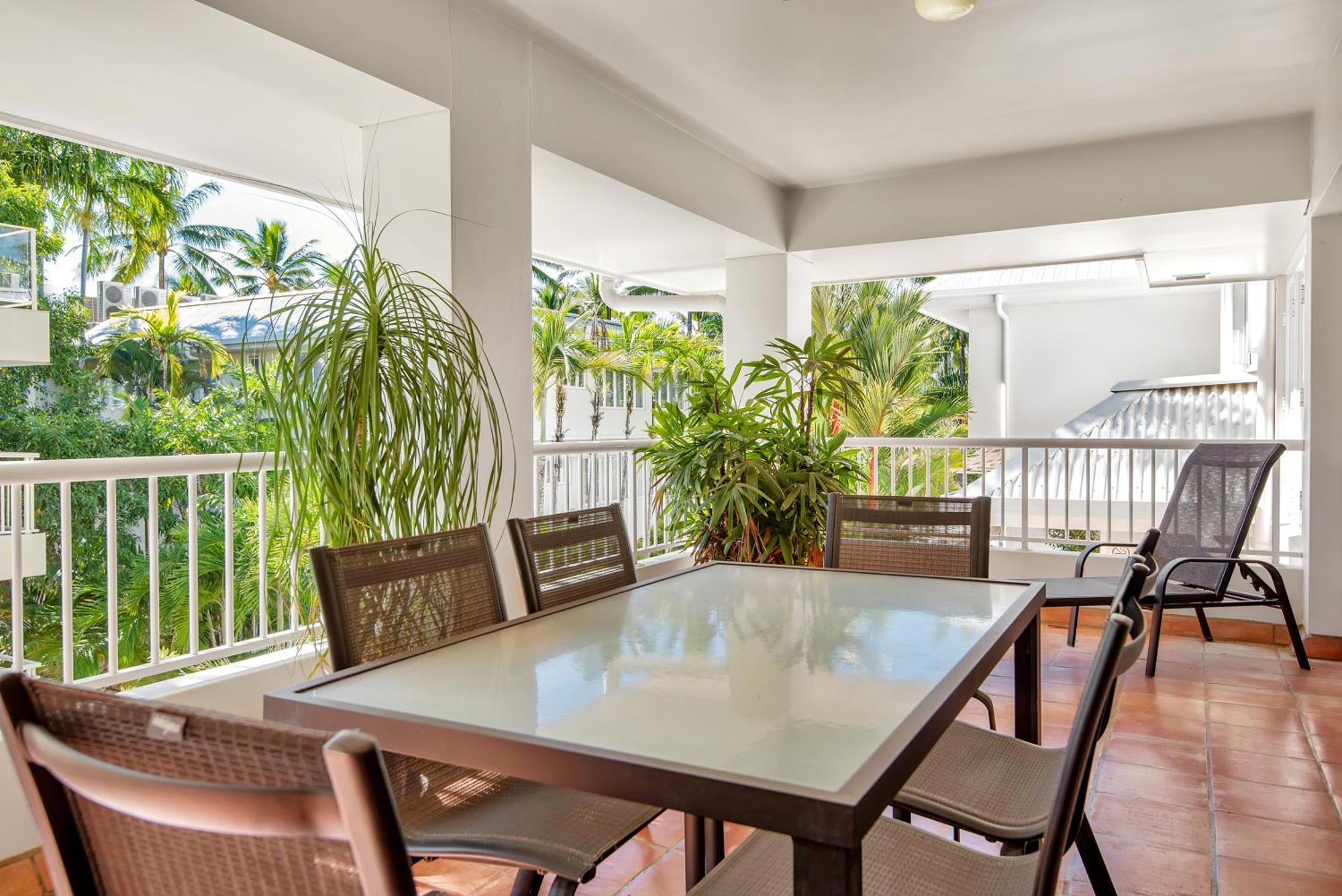 Balboa Apartments Port Douglas Exterior photo