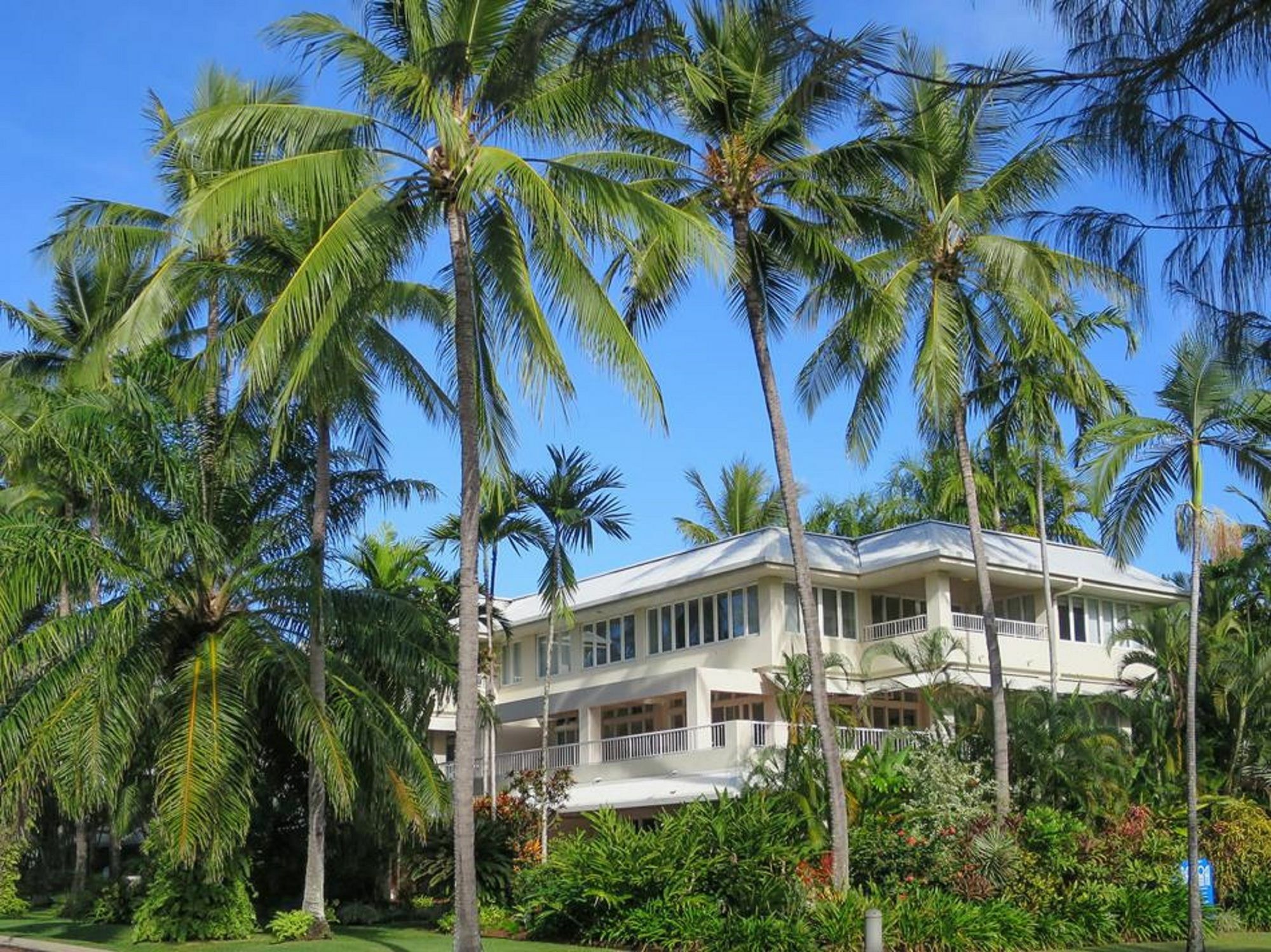 Balboa Apartments Port Douglas Exterior photo